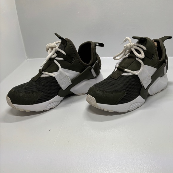 Nike Shoes - Air Huarache City Low 'Cargo Khaki' women’s size 6